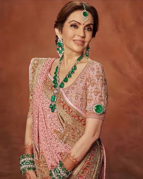 Ambani Jewellery, Neeta Ambani, Grooms Mom Dress, Suhana Khan, Nita Ambani, Rajputi Jewellery, Heavy Dresses, Latest Model Blouse Designs, Diamond Wedding Jewelry