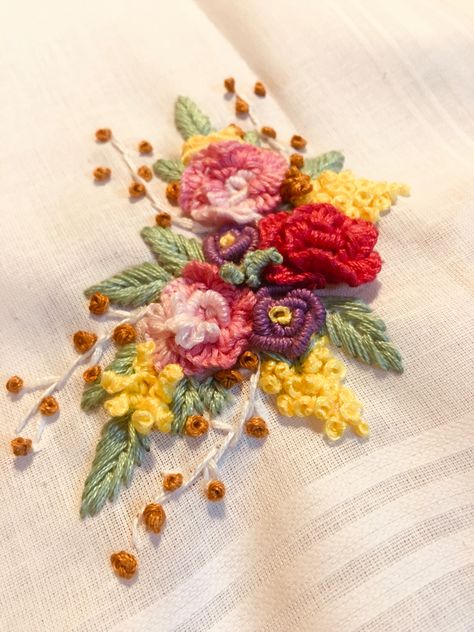 Embroidery on a handkerchief Handkerchief Embroidery Design, Embroidery Handkerchief, Handkerchief Embroidery, Flower Machine Embroidery Designs, Embroidery Lessons, Embroidered Roses, Handmade Embroidery Designs, Embroidery Flowers Pattern, Hand Embroidery Design Patterns