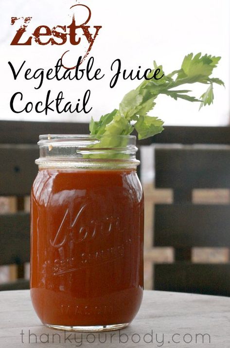 Make your own zesty, organic vegetable juice cocktail! Fresh Vegetable Juice Recipes, Savory Juice Recipes, Homemade V8 Juice, Organic Carrots, Celery Leaves, Vegetable Juice Recipes, V8 Juice, Banana Apple Smoothie, Veggie Juice