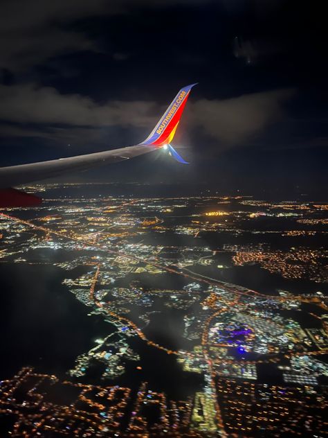 Night Flight Aesthetic, Airport Night, Airport Photography, Flight Aesthetic, City Night Lights, Airport Pics, Aesthetic Airplane, Orlando Airport, City Lights At Night