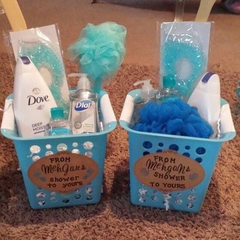 35+ Unique baby shower prize ideas for guests - Planning baby shower Baby Shower Game Gifts, Bos Baby, Bridal Shower Games Prizes, Baby Shower Unique, Baby Shower Game Prizes, Bridal Shower Prizes, Shower Prizes, Baby Shower Prizes, Game Prizes