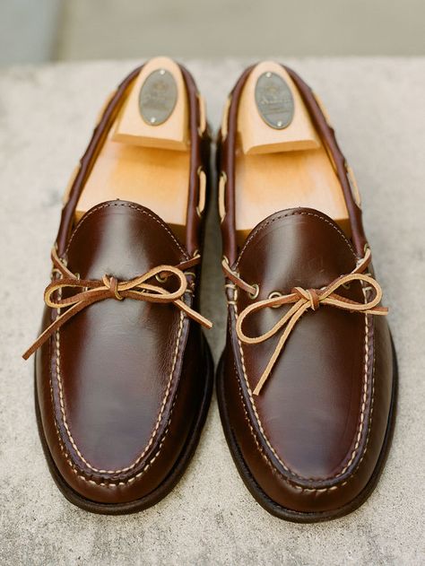 Sailing Shoes, Native American Moccasins, Moccasins Style, Moccasins Mens, Shoe Design, Elegant Man, Men Loafers, Sneakers Men Fashion, Design Collection