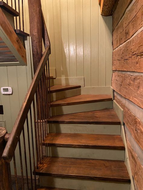 Log Cabin Stairs, Cabin Staircase, Cottage Staircase, Log Cabin Small, Cabin Stairs, Cottage Stairs, Rustic Staircase, Cabin Remodel, Roan Mountain