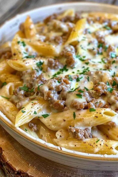 Creamy Ground Beef Alfredo Pasta, Burger Pasta Recipes, Creamy Beef And Bow Tie Pasta, Ground Beef Alfredo Pasta, Beef Alfredo Pasta, Ground Beef Alfredo, Beef Alfredo, Pakistani Dinner, Cheesy Alfredo Sauce