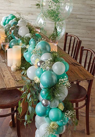 Buffet Table Balloon Decor, Table Ballon Decor, Ballon Table Runners, Ballons Flowers Centerpiece, Table Balloon Garland Runner, Table Balloon Garland Centerpiece, Balloons On Tables Party Ideas, Baloon Garland Table Runner, Balloon Decorations For Table