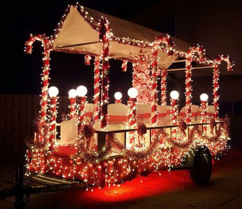 Woodstock discusses drive-through Christmas parade | Local News | tribuneledgernews.com Holiday Parade Floats, Parade Float Diy, Parade Float Theme, Parade Float Decorations, Christmas Parade Floats, Floating Decorations, Holiday Parades, Christmas Globes, Boat Parade