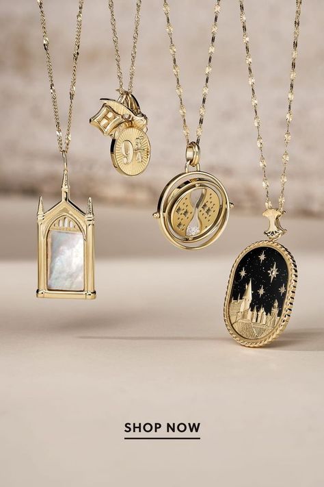 Harry Potter Aesthetic Jewelry, Hogwarts Jewelry, Harry Potter Jewellery, Apple Watch Price, Butterfly Jewellery, Stile Harry Potter, The Bling Ring, Harry Potter Jewelry, Iconic Symbols