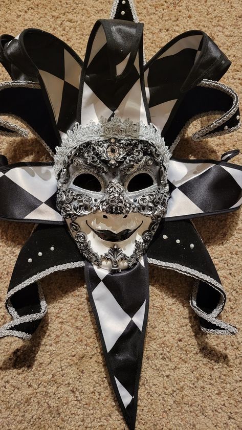 Jester Mask Masquerade Ball, Black And White Mask Design, Court Jester Mask, Jester Mask Design, Carnival Mask Design, Jester Oc Male, Jester Outfit Design, Mime Aesthetic, Black And White Jester