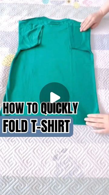 Folding Tee Shirts, How To Fold Shorts, Shirt Folding Trick, T Shirt Storage, Shirt Folding Board, Folding Socks, Folding Tips, Shirt Organization, T Shirt Folding