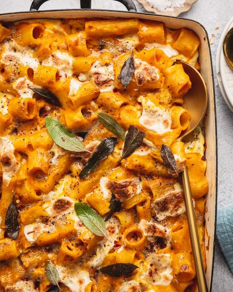 This Vegetarian Baked Pumpkin Pasta with Crispy Sage & Ricotta is the ultimate comfort fall food when you are craving something cheesy and carb-y. #vegetarianrecipe #easyrecipe #pastarecipe Easy Thanksgiving Dish, Feta Pasta Bake, Pumpkin Feta, Vegan Pasta Bake, Vegetarian Sausages, Pumpkin Pasta, Vegetarian Thanksgiving, Feta Pasta, Thanksgiving Recipes Side Dishes