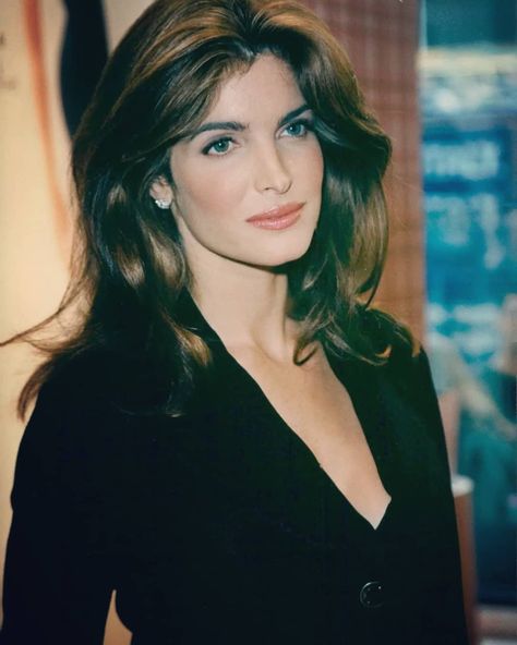 Stephanie Seymour Tribute on Instagram: “Naturally stunning 🤩 #stephanieseymour #supermodel #topmodel #fashion #portrait #brunette #fashionphotography #instabeauty #instafashion…” Stephanie Seymour 90s, Stephanie Seymour, 90s Supermodels, 90s Hairstyles, Fashion Portrait, Hair Envy, Hair Today, Dark Hair, Hair Inspo