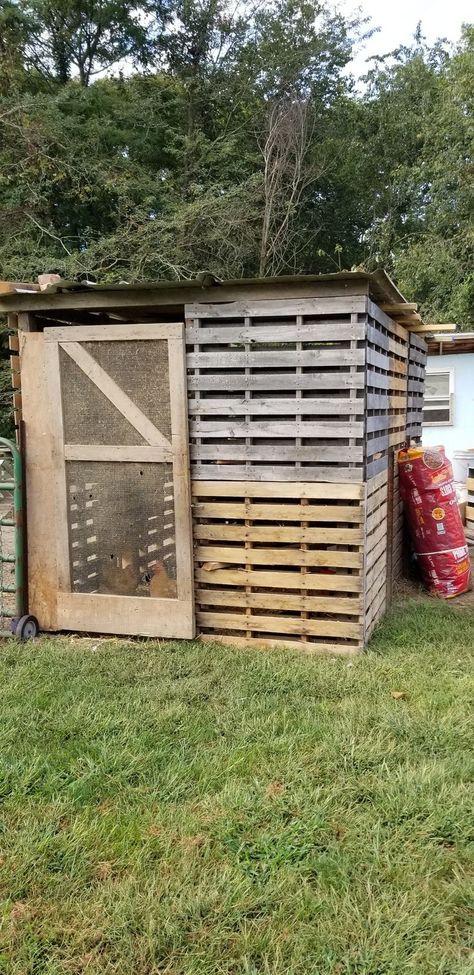 Pallet chicken shack built from upcycled lumber, repurposed screws and used feed bags. | Diy chicken coop, Easy diy chicken coop, Diy chicken coop plans Farm Chicken Coop, Pallet Chicken Coop, Easy Diy Chicken Coop, Chicken Coop Blueprints, Chicken Coop Ideas, Cheap Chicken Coops, Chicken Coop Pallets, Chicken Coop Garden, Easy Chicken Coop