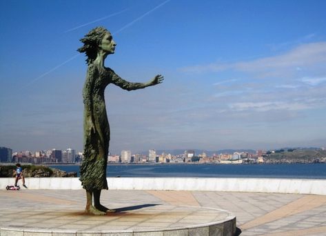 La trágica historia de amor de Rebeca Méndez, "la loca del muelle de San Blas" | México Desconocido Yucatan Mexico, Diego Rivera, San Blas, Puerto Vallarta, Mexico City, Statue Of Liberty, Spain, Sculpture, Travel