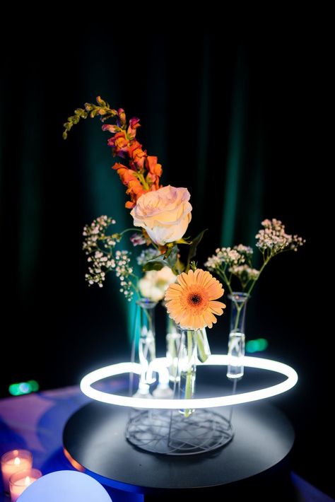 Neon Table Centerpieces, Corporate Event Centerpieces, Unique Event Ideas, Gala Centerpieces, Led Centerpieces, Pop Up Party, Luxury Event Decor, Indoor Fireworks, Gala Themes