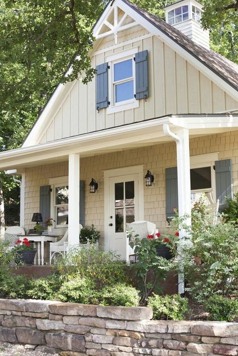 Don't Make These 5 Common Mistakes with your Exterior Colour American Farmhouse Exterior, Cottage Exterior Colors, Exterior Paint Color Combinations, Tan House, Best Exterior Paint, House Paint Color Combination, Blue Shutters, Exterior House Paint Color Combinations, Cottage Exterior