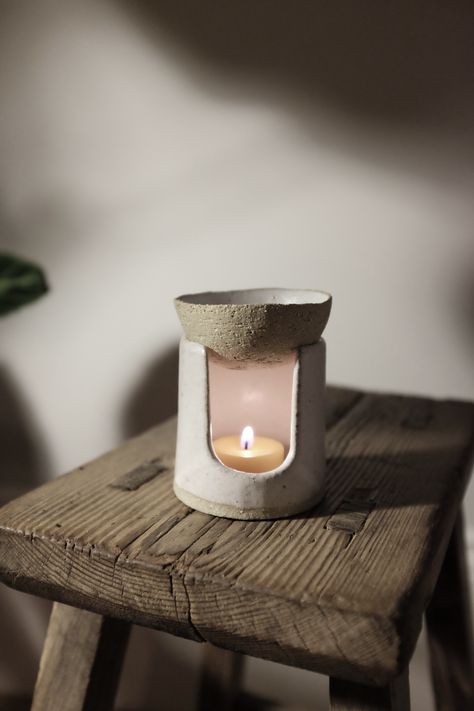 Pottery Essential Oil Burner, Candles In Ceramics, Essential Oils Burner Ceramics, Wax Burner Ceramic, Ceramic Essential Oil Burner, Hand Formed Pottery, Pottery Incense Burner, Clay Wax Melter, Clay Oil Burner