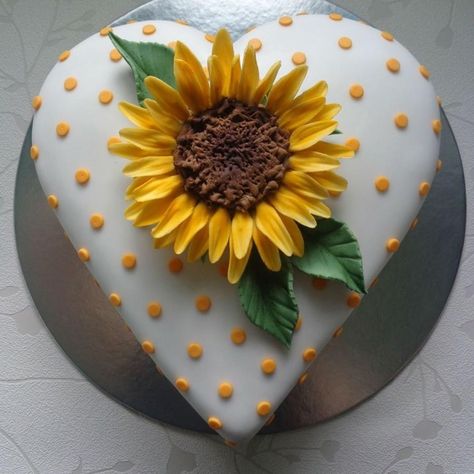 A simple heart shaped cake with a gumpaste sunflower. Hope you like it. x www.facebook.com/TheCakeNook Sunflower Birthday Cakes, Sunflower Cake, Box Cakes, Sunflower Heart, Sunflower Birthday, Heart Cakes, Shaped Cake, Heart Shaped Cakes, Cake Decorating Ideas