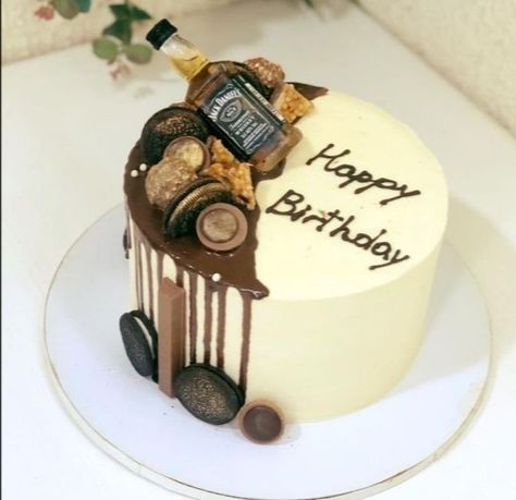 Alcohol Design Cake, 21st Birthday Cake For Boyfriend, Simple 30th Birthday Cake For Men, Simple Birthday Cake Men, 39th Birthday Cake For Him, Guy Birthday Cakes, Cool Birthday Cakes For Men Guys, 21st Birthday Cake For Guys Simple, 21st Cake For Guys