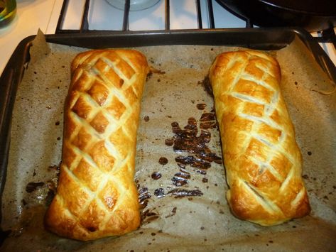 Pork Tenderloin Wellington Recipe, Wellington Recipes, Pork Fillet Recipes, Pork Wellington, Loin Recipes, Pastry Puff, Wellington Recipe, Dinner Party Dishes, Recipes Meat