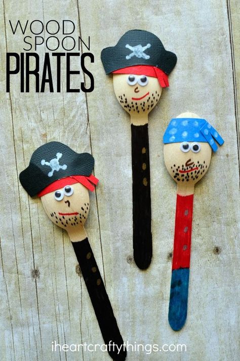 Ahoy, Mateys! Do you have pirate fans at your house? If you do they are going to love making this awesome Pirate Craft that we are sharing with you today. Pirate Craft, Wooden Spoon Crafts, Spoon Craft, Pirate Activities, Pirate Crafts, Spoon Crafts, Pirate Day, Kraf Diy, Spring Crafts For Kids