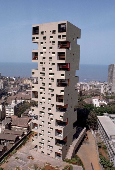 Kanchenjunga Apartments, Mumbai, one of Charles Correa's most significant landmarks. Kanchanjunga Apartments, Tropical Apartment, Charles Correa, Nyc Penthouse, Vintage Apartment, Brutalist Buildings, Apartment View, Tropical Architecture, Parametric Architecture