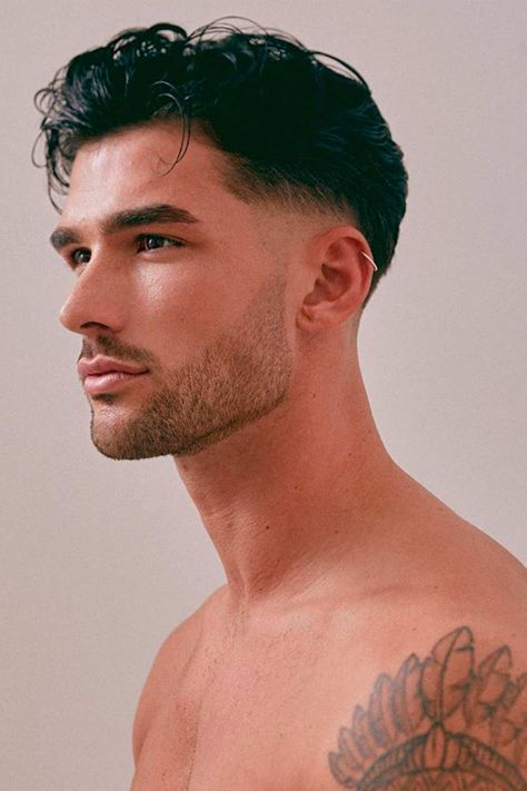 Wavy hair men styles are what you are looking for? In the following guide, you’ll find all haircuts you can only think of, from a short messy blonde undercut to long, curly fade through medium thick black hair style. #menshaircuts #menshairstyles #haircutsformen #hairstylesformen#wavyhairmen #wavyhair Haircut For Medium Hair Men, Mens Short Wavy Hair, Men Hair Undercut, Medium Wavy Haircuts Men, Long Hair Men Style Medium, Medium Haircut Men Undercut, Medium Long Haircut Men, Curly Undercut Mens, Haircuts For Medium Hair Men