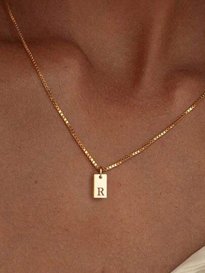 Alphabet Tag, Fashionable Jewelry, Etsy Personalized Gifts, Color Dorado, Jade Pendant, Letter Necklace, Trendy Jewelry, Necklace For Women, Initial Necklace