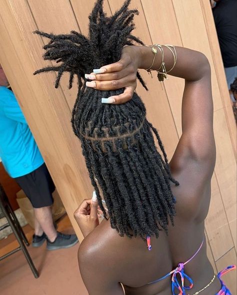 Rectangle Part Locs, Women Locks Dreadlocks, Square Part Locs, Locs On Females, Brick Parting Locs, Locs Parting, Diamond Parts Locs, 3b Locs, Loc Sizes Chart