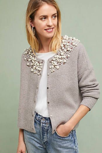 Pearl Cardigan, Pearls Fashion, Southern Fashion, Trendy Spring Outfits, Fashion Deals, Neutral Outfit, 50 Fashion, Outfits Fashion, Wool Sweater