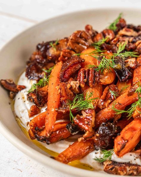 Elevate your Christmas dinner with Honey-Glazed Carrots with Dates and Pecans, a delightful fusion of sweet, savory, and nutty flavors. Retreat Food, Host Christmas, Autumn Meals, Honey Glazed Carrots, Sides Recipes, Sweet Carrot, Honey Glazed, Glazed Carrots, Carrot Recipes