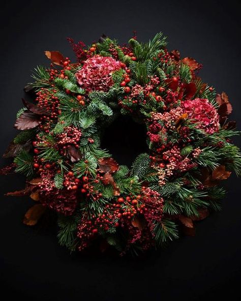 Order Online – Scarlet & Violet Red Wreath, Scarlet Violet, Christmas Interiors, Wreaths And Garlands, Xmas Wreaths, Seasonal Wreaths, Christmas Trends, Christmas Decorations Rustic, Deco Floral