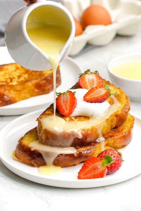 Classic French Toast French Toast No Syrup, French Toast Syrup Recipe, Toppings For French Toast, French Toast Topping, French Toast Syrup, Breakfast Rotation, French Toast Toppings, French Toast Bread, Fluffy French Toast