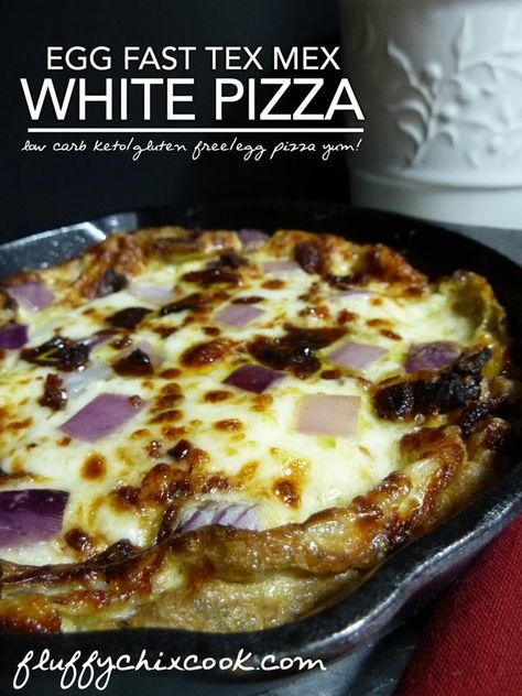 White Pizza Recipe, Egg Fast Diet, Pickle Vodka, White Pizza Recipes, Egg Pizza, Keto Egg Fast, White Egg, Desserts Keto, Egg Fast