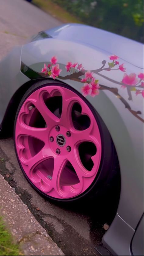 Heart Chain Steering Wheel, Pink Heart Rims On Car, Heart Shape Tail Lights, Heart Tire Rims, Girly Car Rims, Heart Shaped Rims On Car, Heart Wheels Car, Heart Lights For Car, Heart Car Rims