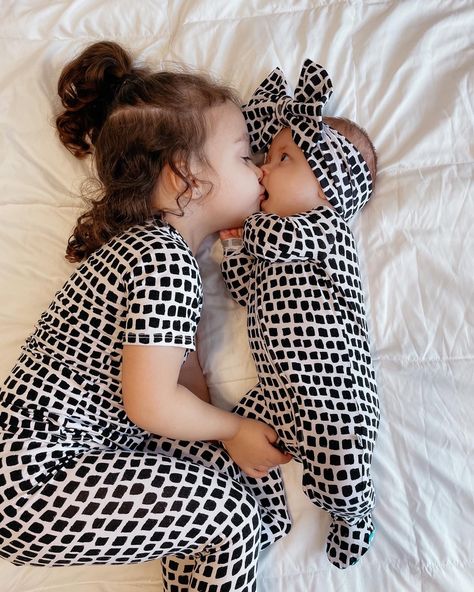 Matching Sister Outfits Baby And Toddler, Matching Sister Outfits, Taking Care Of Baby, Big Sister Little Sister, Matching Sisters, Toddler Stuff, Sisters Dress, Toddler Summer, Sister Outfits