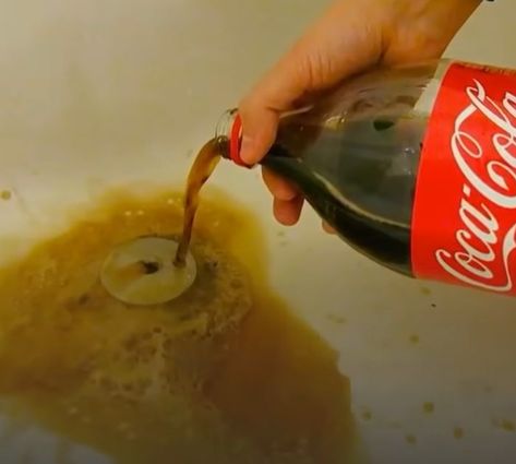 5 Easy Ways to Unclog Drains Coca cola Kitchen Sink Clogged, Clogged Drains, Unclog Drain, Dish Detergent, Clogged Drain, Over The Sink, Cleaning Hacks, Baking Soda, Drain