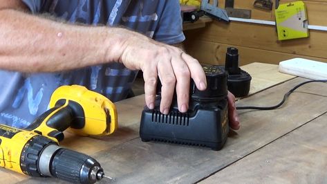 How to Revive Dead Power Tool Batteries - Instructables Cordless Drill Batteries, Battery Hacks, Ryobi Battery, Battery Drill, Recondition Batteries, Batteries Diy, Battery Repair, Power Tool Batteries, Electronics Projects Diy