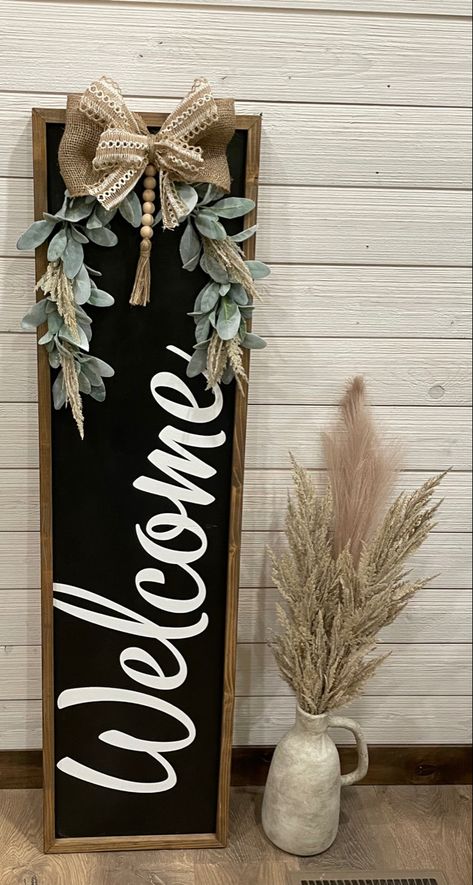 Welcome Board Front Porch, Welcome Board Front Door, Welcome Leaner Signs, Welcome Sign Front Door Diy Ideas, Door Leaner Signs, Porch Leaner Sign Diy, Diy Welcome Sign Wood, Cow Wreaths, Porch Signs Diy