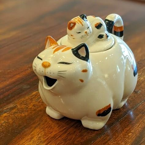 Calico Cat Teapot in 2022 | Cat teapot, Tea pots, Tea pot set Cat Tea Set, Cat Objects, Teapot Ceramic, Novelty Teapots, Cat Teapot, Teapots Unique, Teapot Set, Sleeping Kitten, Cat Furniture Diy