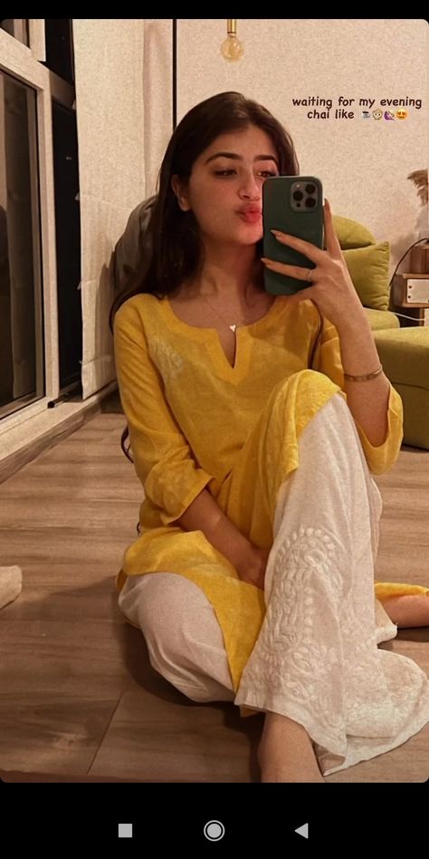 Aditi Bhatia, Trendy Outfits Indian, College Fits, Desi Fashion Casual, Casual Indian Fashion, Indian Dresses Traditional, Beautiful Curly Hair, Baby Love Quotes, Traditional Indian Outfits