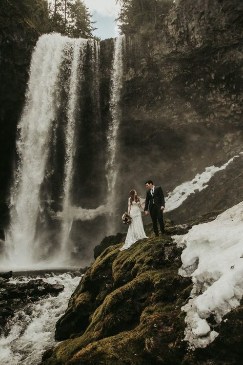 This Mt Hood Elopement is Quintessentially PNW with a Waterfall and Campfire Pnw Outdoor Wedding, Mt Hood Elopement, Iceland Elopement Photography, Mt Hood Wedding, Prewedding Waterfall, Bali Couple, Elopement Scotland, Elopement Oregon, Waterfall Elopement