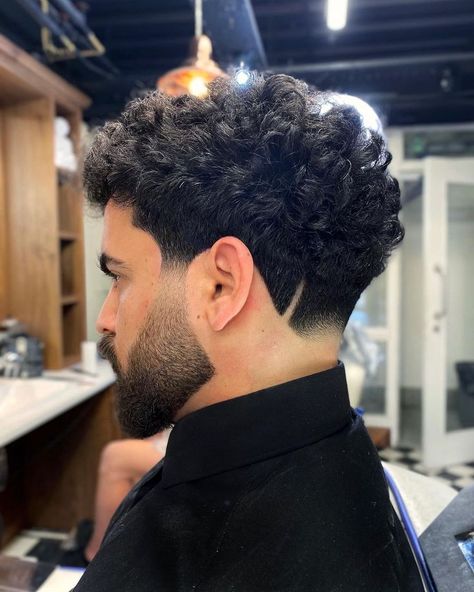 Mid Taper Fade Curly Hair, Mid Taper Fade, Short Buzzed Hair, Fade Curly Hair, Mid Taper, Best Hair Trimmer, Curly Taper Fade, Fade Haircut Curly Hair, Taper Fade Curly Hair