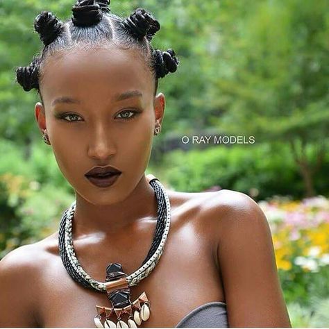 Bantu Knot Styles, Medium Natural Hair Styles, Bantu Knot Hairstyles, Transitioning Hairstyles, Hair Knot, Bantu Knots, Natural Hair Styles Easy, Natural Hair Inspiration, Natural Hair Tips