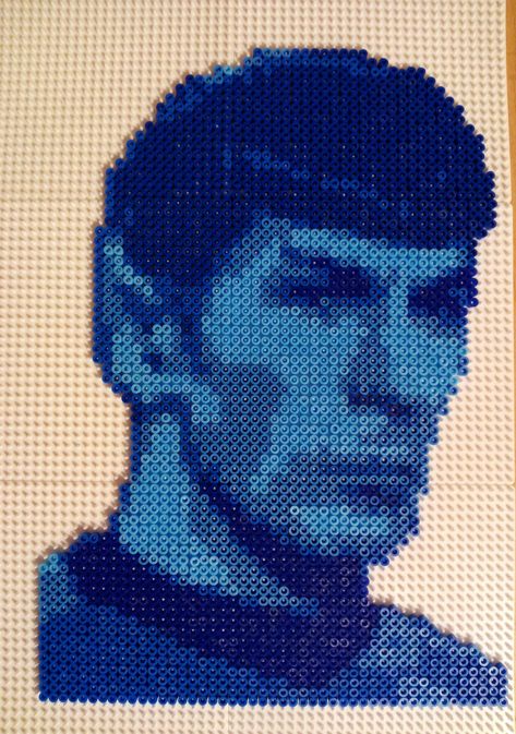 Star Trek Perler Beads, Star Trek Perler Bead Patterns, Star Trek Pixel Art, Star Trek Perler, Star Trek Cross Stitch, Dark Embroidery, Perler Projects, Mr Spock, Easy Perler Bead Patterns