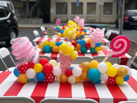 Carnival Balloon Centerpieces, Carnival Theme Party Centerpieces, Balloon Runner Centerpiece, Circus Theme Table Decorations, Carnival Birthday Centerpieces, Carnival Tablescape, Carnival Table Centerpieces, Clown Centerpieces, Carnival Balloon Decorations