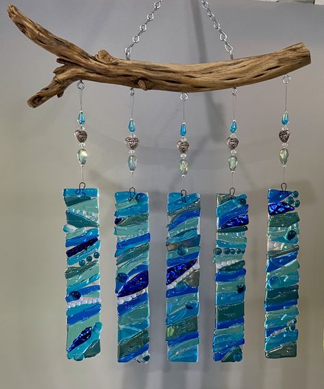 Fused Glass Sun Catcher Ideas, Glass Fusion Wind Chimes, Fused Glass Suncatcher Ideas, Stained Glass Chimes, Fused Glass Windchimes, Fused Glass Wind Chimes Ideas, Stained Glass Windchimes, Fused Glass Wind Chimes, Fused Glass Art Ideas