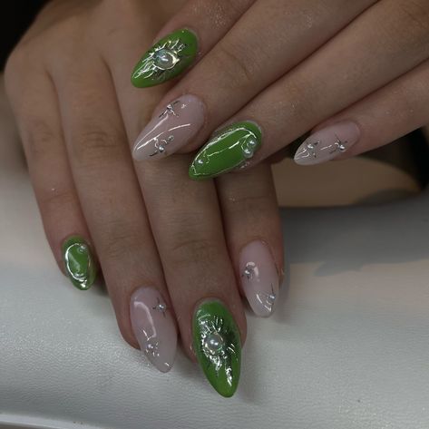 ✨💚⛓️ • • Book your fall nails now with my link in bio🩷 • • #nails #boltonnailtech #caledon #nailart #naildesign #fallnails #bramptonnailtech #caledonnailtech #nailsoftheday #polygelnails #gtanailtech #polygel #polygelnailtech Bio Nails, Nails Now, Polygel Nails, Fall Nails, Nail Tech, Nail Inspo, Link In Bio, Nail Designs, Nail Art