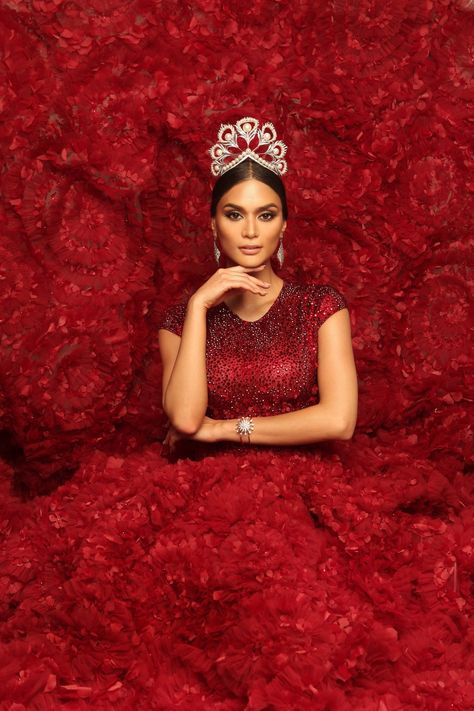 Pia Alonzo Wurtzbach, Miss Universe Gowns, Pageant Photography, Miss Universe Philippines, Pia Wurtzbach, Miss Universe 2015, Pageant Headshots, Creative Shot, Miss Universe