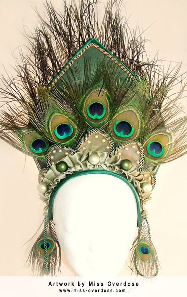 Beautiful head dress.... Love it Male Headdress, Peacock Costume, Foto Langka, Peacock Theme, तितली वॉलपेपर, Peacock Art, Fantasy Costumes, Peacock Feathers, Peacock Feather