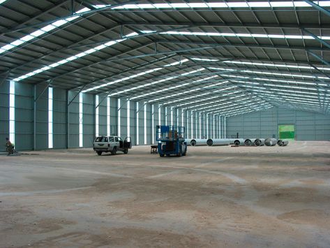 Warehouse Facade, Industrial Roofing, Steel Workshop, Pre Engineered Buildings, Industrial Sheds, Shed Construction, Factory Architecture, Warehouse Design, Industrial Architecture